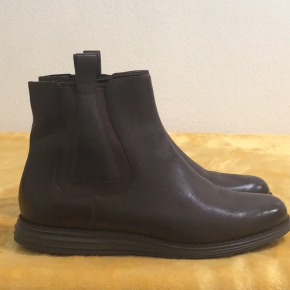 EUC COLE HAAN Brown Leather Lightweight Booties Slip On Low Heel 5” Shaft Height - Picture 4 of 11